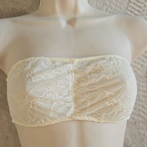 NEW Urban Outfitters Kimchi Blue Lace Bandeau Bra Size S
